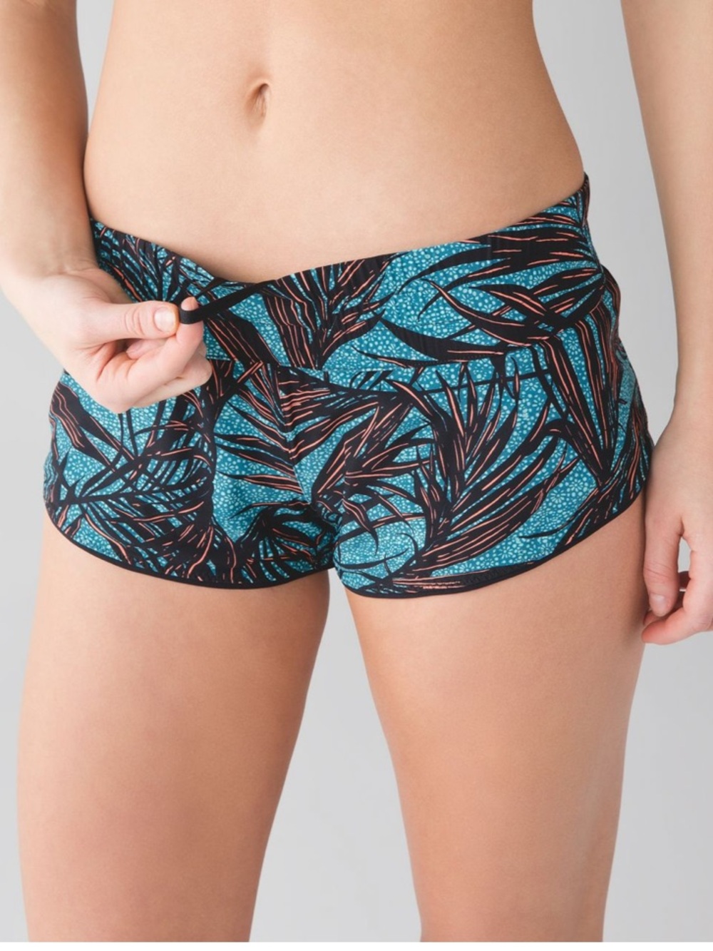 Lululemon Surf Short 2 Reversible Women’s Size 4